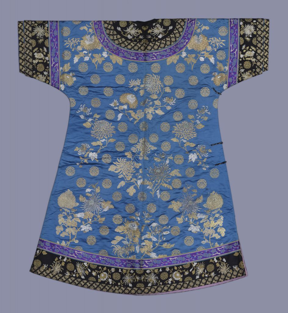 图片[2]-Moon Satin Flat Gold and Silver Tuan Shou Chrysanthemum Cotton Shirt-China Archive